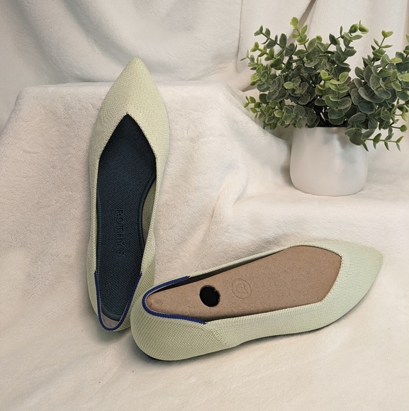 NIB Rothy's The Point Shoes in Sour Apple (SIZES 7 + 7.5) NWT / NIB - Picture 1 of 16